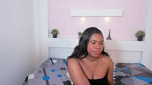 MiaFoxx7 — Show pussy close 