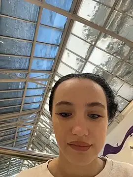 MiaTee — pussy show