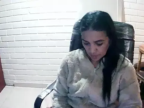MiiaVelasquez — Kisses