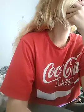 Mila_Luciphya — Fais moi mouiller au macdo (voyeur )
