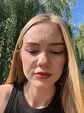 MilaMoone — Hot days, hotter vibes, hot start