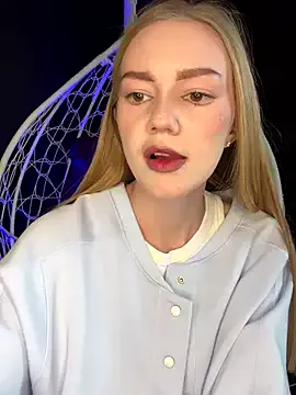 MilaMoone — 2 fingers inside pussy+Naked TITS