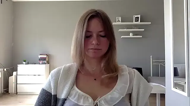 MillieShow — bra off top on xx