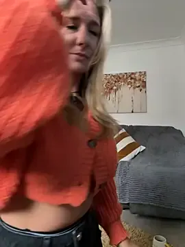 MimiMaee — Spank Ass 5x