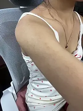 Mina048 — V