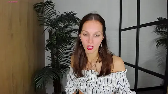 MirandaGlow — Group on StripChat