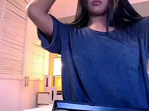 mis_elizabeth — My first day here please be friendly