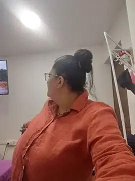 Miss_balloonsmila — put fingers in the pussy