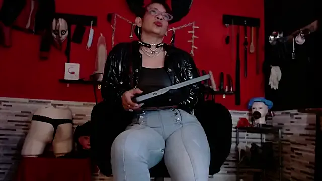 Miss_Mirandaa — lick my saliva in my boots