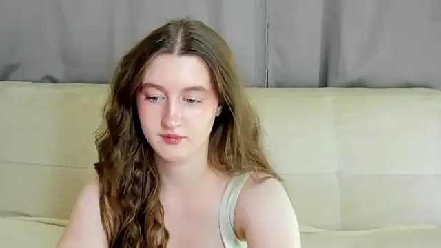 MissFoxy_Ti — PLAY WITH NIPPLES CLOSE TO CAM