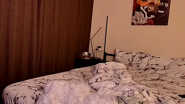 Missss_Eva — Show tits for 1 min