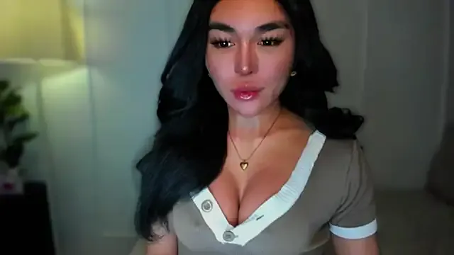 MissValentinaJohnson — WYA?ANY L*CAL TO FUCK IN RL!? #9IN #usa