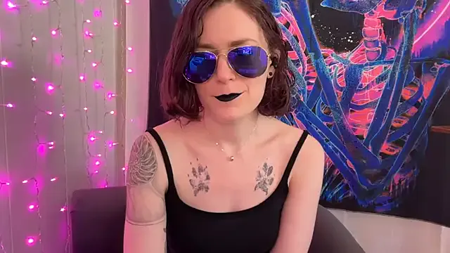 mistressannafoxx — oil and play with tits