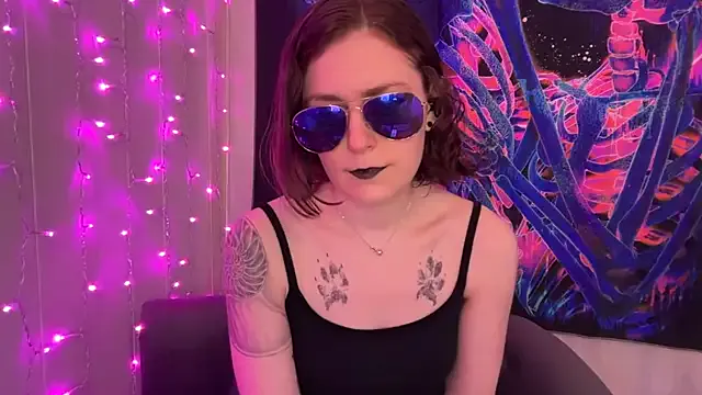 mistressannafoxx — take my top off