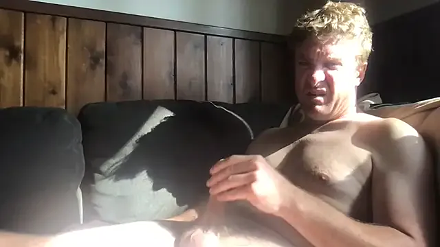 mnguy1983 — Freechat on StripChat
