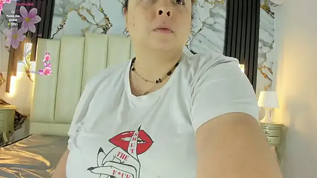 mollieblue69 — kiss me