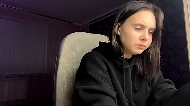 MollyPartey — Air kiss
