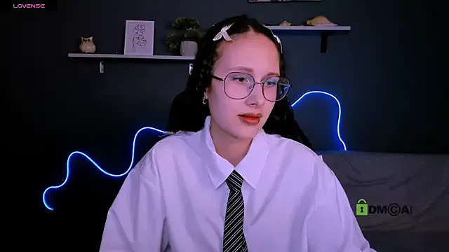 mona_cloud — show boobs