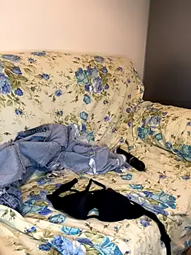 Monella96 — Togli il reggiseno