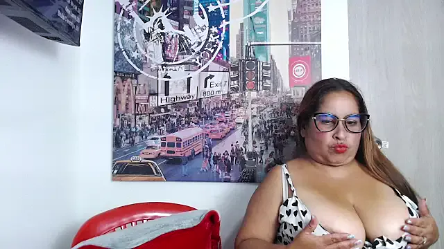 mrsromina — wet pussy