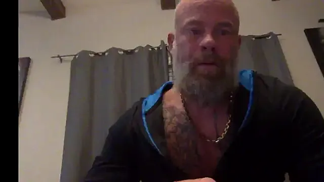 Muscledick40 — Freechat on StripChat