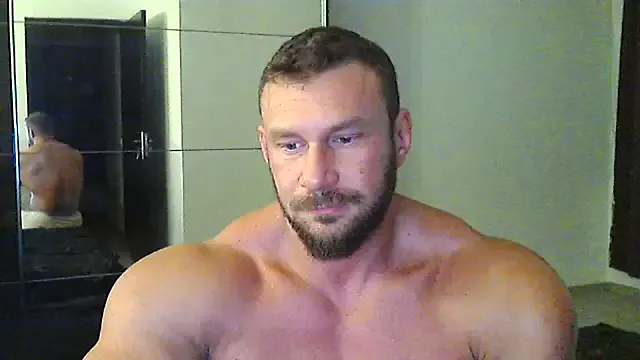 muscularkevin — 25 flash, creamy cum at goal :x