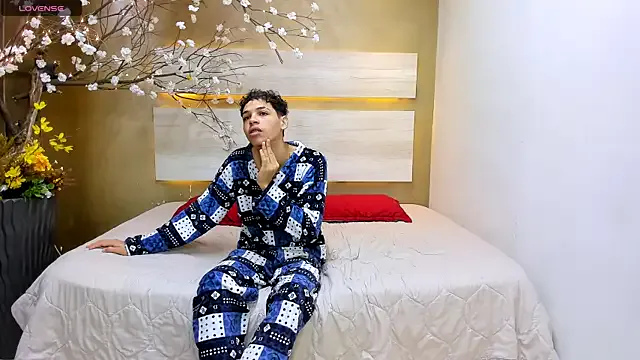 Mycandyfor_You — spanks ass
