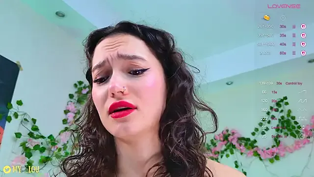 MyLoulaby — stretch pussy with 4 fingers
