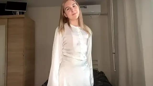 MyraLitterers — Tease you with my skirt