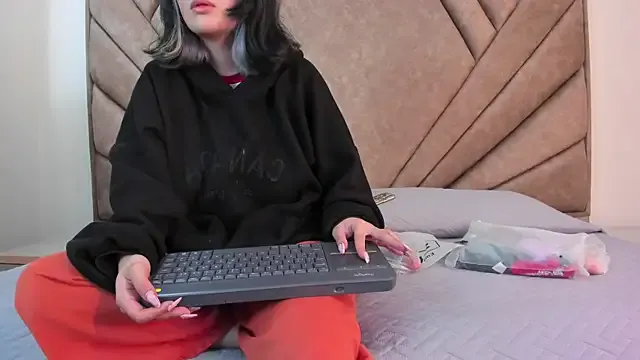 Mythical_Girl — top off