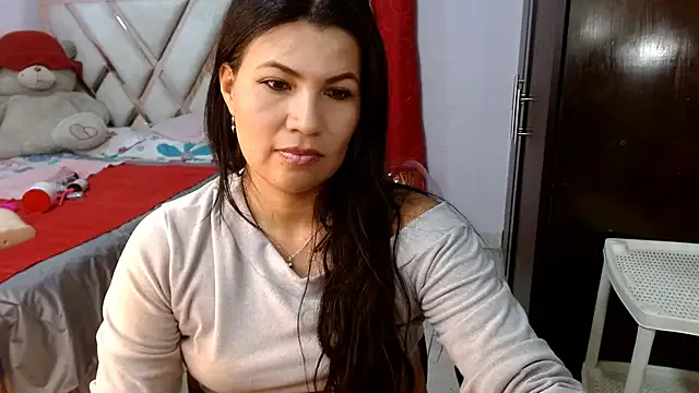 nahomi_star_model — creamy cum
