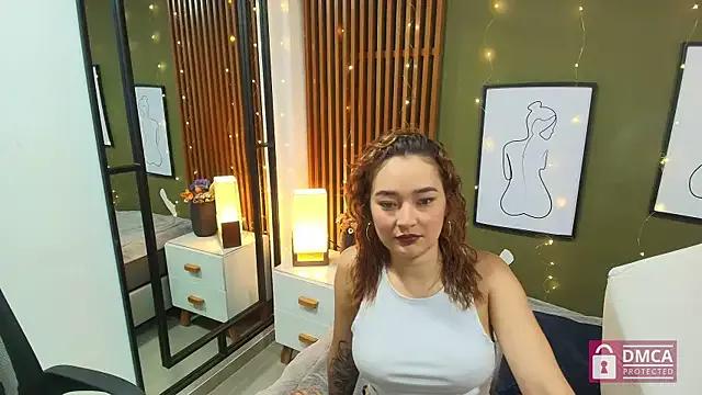 nahomy_keller — Let's play with my tits