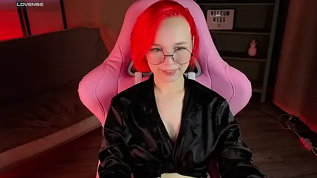 NaomiYoru — sexy tease with flash