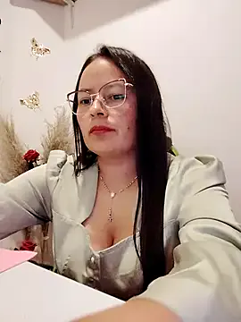 Natasha_leon_ — Besos al aire