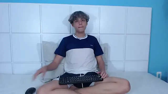 NathanBell — Doggy Style Open ass + 1 Finger inside
