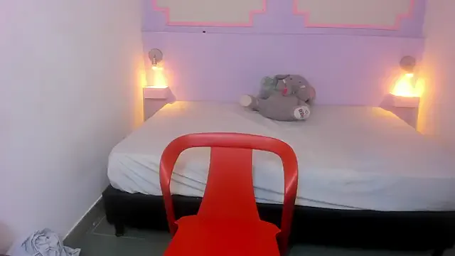 Naty_Kiss23 —  Flash tits