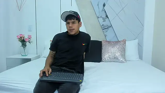 NatyAndCriss — Show pussy + Touch me 