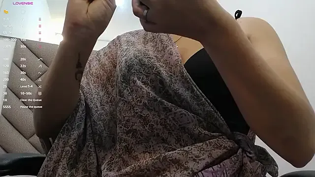 navani_onella —  Outfit Change