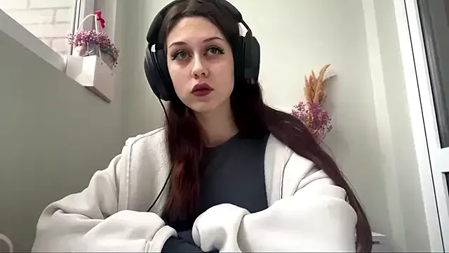 Nayra_flash — take off your jacket