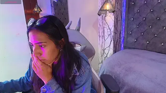 nicole_samanthaa — control kiiroo x5min
