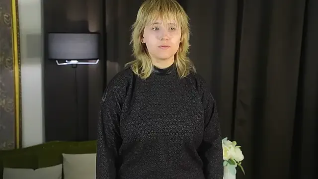 NikiHiley — Turn around to show my sexy body!