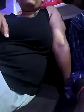 Nikitacoupleshow — Freechat on StripChat