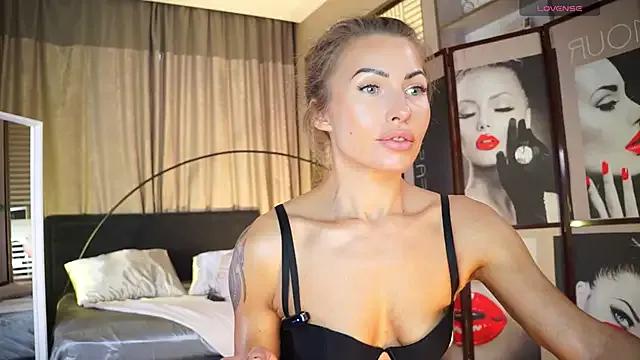 Nikki__Amour — lick lips 