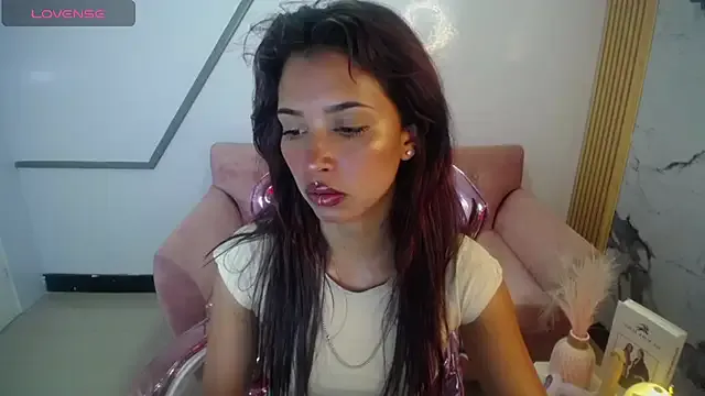 nilia_ch — Freechat on StripChat