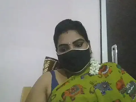 Nisha-telugu — Oil on boobs massage