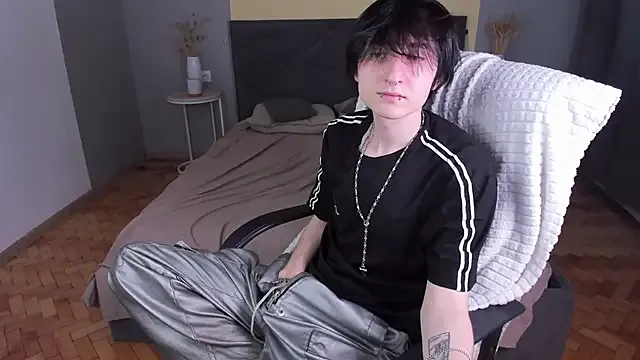 Noah_Hilles — naked + jerk off 4 min