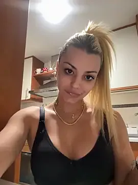 Noeliagglow — Flas a cuatro viendo todo