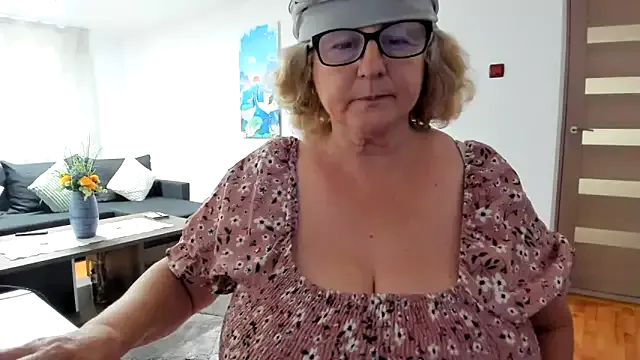 NoraJohnson6 — bare breasts for two minutes