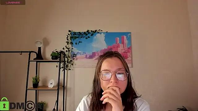 Nuura_Moore — Hand bra
