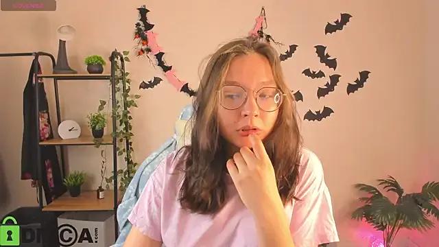 Nuura_Moore — Freechat on StripChat